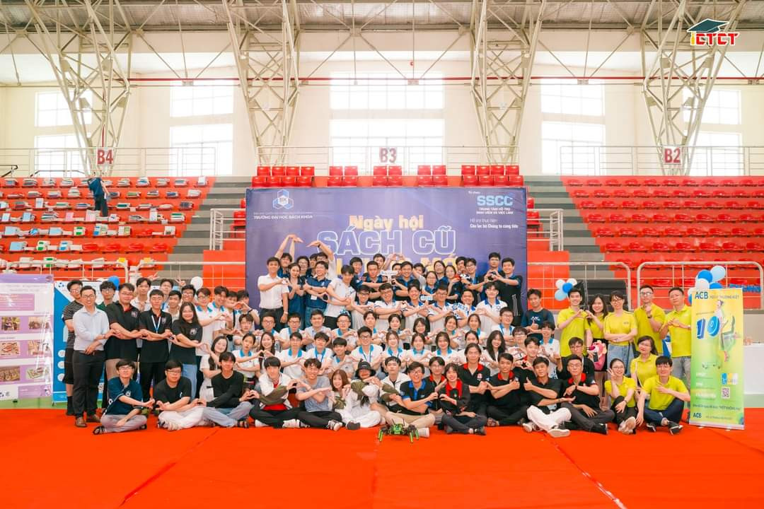 Các CLB trực thuộc trường ĐH Bách khoa (ĐHQG TP.HCM) tham gia hỗ trợ tại Ngày hội ‘Sách cũ tri thức mới’. (Ảnh: CLB CTCT)