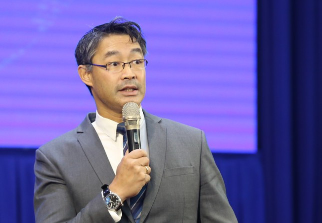 TS Philipp Roesler chia sẻ tại chương trình. (Ảnh: Ngô Tùng) TS Philipp Roesler chia sẻ tại chương trình. (Ảnh: Ngô Tùng)