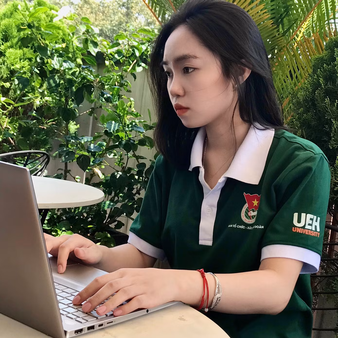 Nguyễn Thị Mỹ Hạnh đang học tại khoa Luật, trường ĐH Kinh tế TP. HCM. (Ảnh: NVCC)