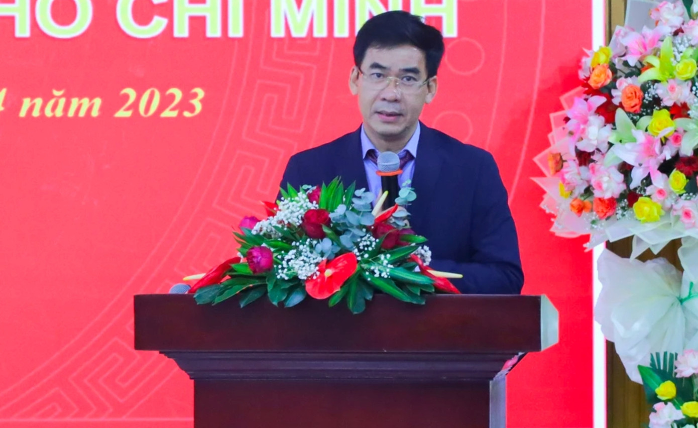 TS Lê Trường Sơn tại lễ bổ nhiệm phụ trách trường ĐH Luật TP. HCM, vào tháng 4/2023. TS Lê Trường Sơn tại lễ bổ nhiệm phụ trách trường ĐH Luật TP. HCM, vào tháng 4/2023.