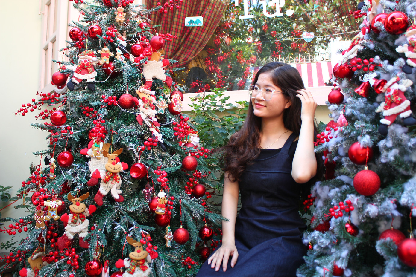 Góc chụp hình được nhiều người ưa thích tại quán Tiệm Trà Tháng Tư. (Ảnh: Kim Hoàng).