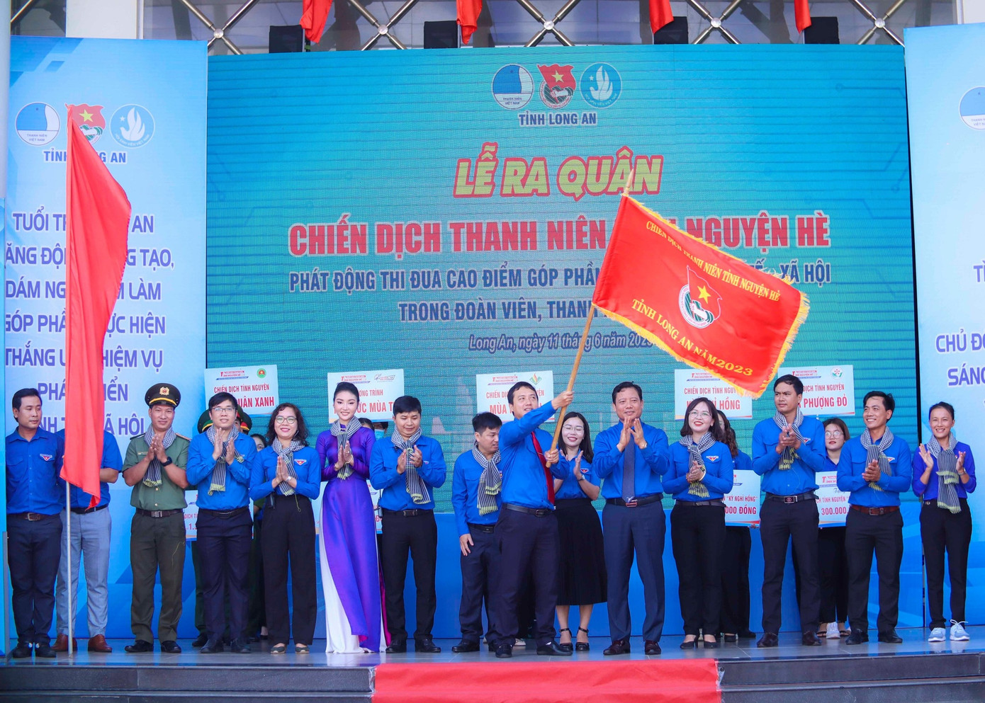 Tỉnh Đoàn Long An chính thức phát động Chiến dịch Thanh niên Tình nguyện Hè 2023. (Ảnh: Tỉnh Đoàn Long An) Tỉnh Đoàn Long An chính thức phát động Chiến dịch Thanh niên Tình nguyện Hè 2023. (Ảnh: Tỉnh Đoàn Long An)
