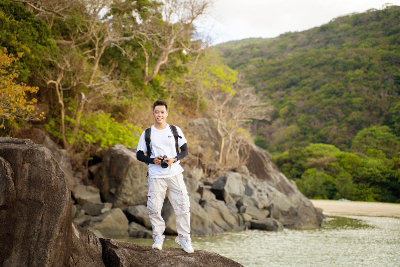 "Người ta đến địa điểm du lịch tâm linh là để tìm hiểu về lịch sử, văn hóa, cội nguồn. Thế nên, du lịch tâm linh phát triển rất bền vững, nó mang lại những cảm xúc và trải nghiệm thiêng liêng về tinh thần của con người", anh Dũng chia sẻ.