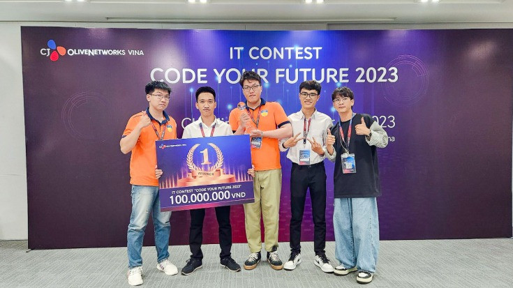 Nhóm sinh viên trường ĐH Công nghệ TP. HCM đã xuất sắc giành vị trí Quán quân cuộc thi "Code Your Future", với giải thưởng trị giá 100 triệu đồng.