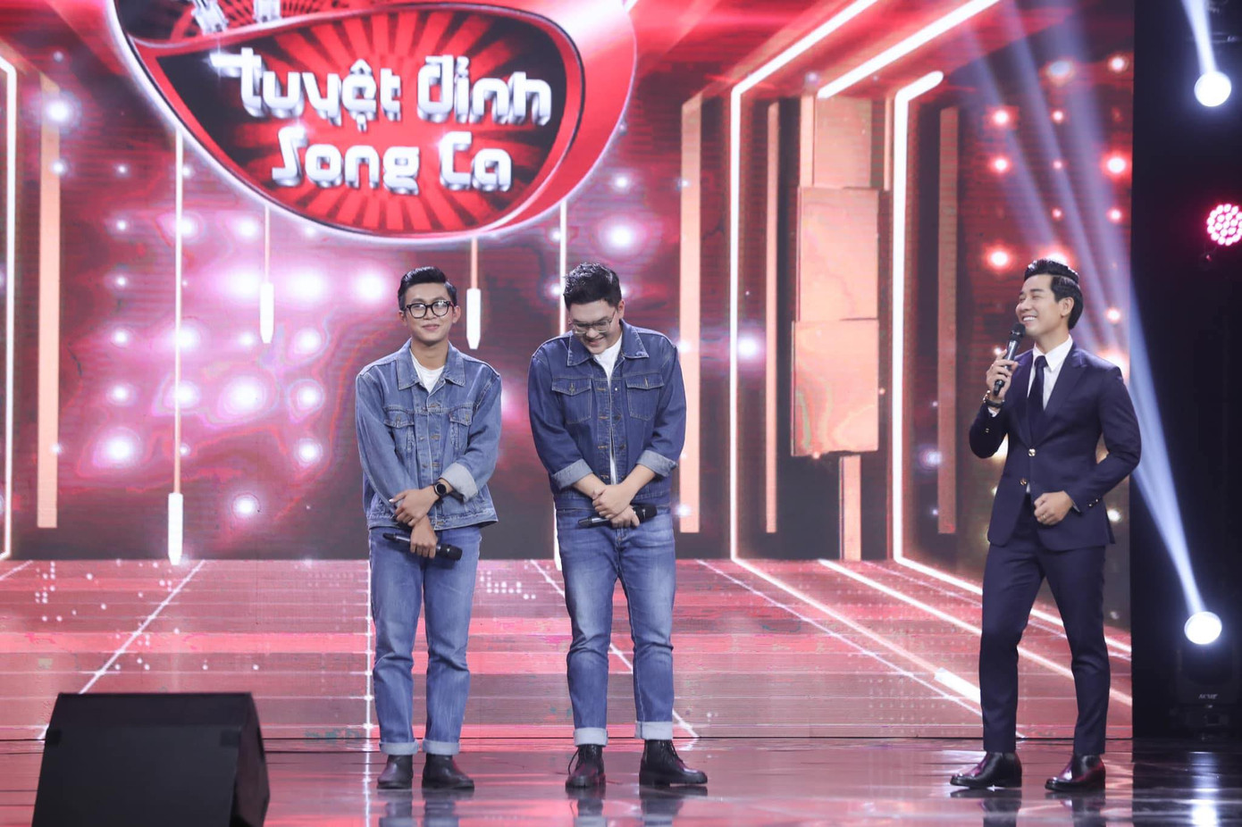 Ngọc Lợi (ngoài cùng, bên trái) tham gia chương trình 'Tuyệt đỉnh song ca'. Ngọc Lợi (ngoài cùng, bên trái) tham gia chương trình 'Tuyệt đỉnh song ca'.