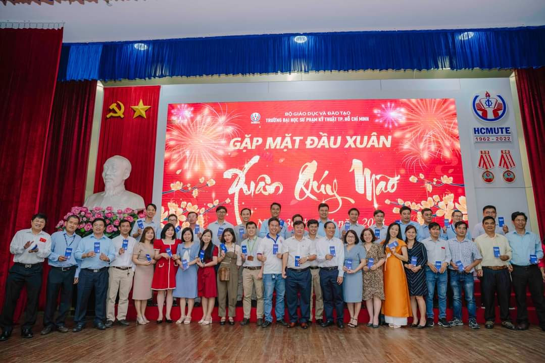 Trường ĐH Sư phạm Kỹ thuật TP. HCM tổ chức gặp mặt đầu năm với cán bộ, công nhân viên nhà trường. Trường ĐH Sư phạm Kỹ thuật TP. HCM tổ chức gặp mặt đầu năm với cán bộ, công nhân viên nhà trường.