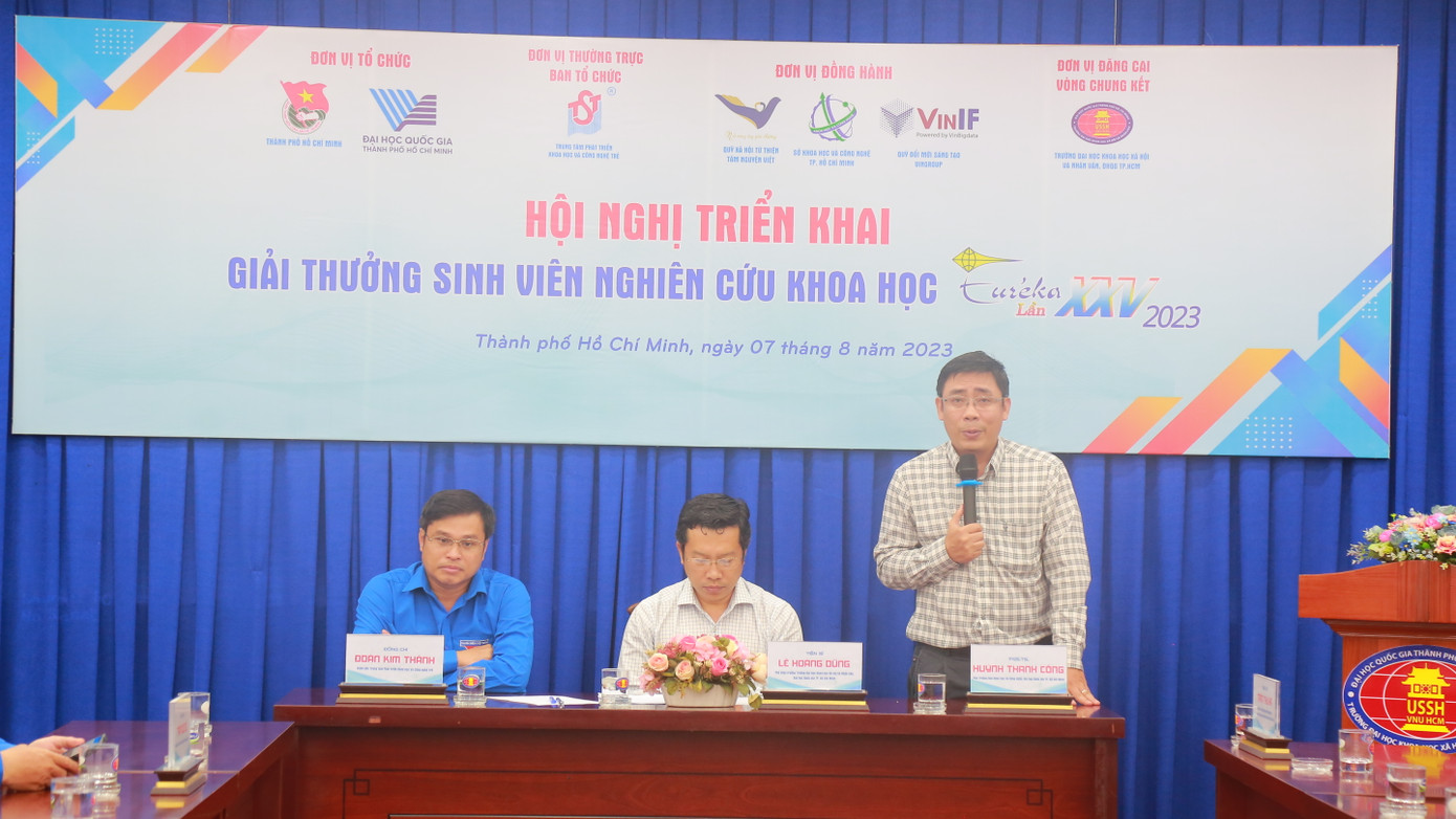 Ban Tổ chức Giải thưởng Sinh viên nghiên cứu khoa học - Euréka giải đáp các thắc mắc của các bạn sinh viên. Ban Tổ chức Giải thưởng Sinh viên nghiên cứu khoa học - Euréka giải đáp các thắc mắc của các bạn sinh viên.