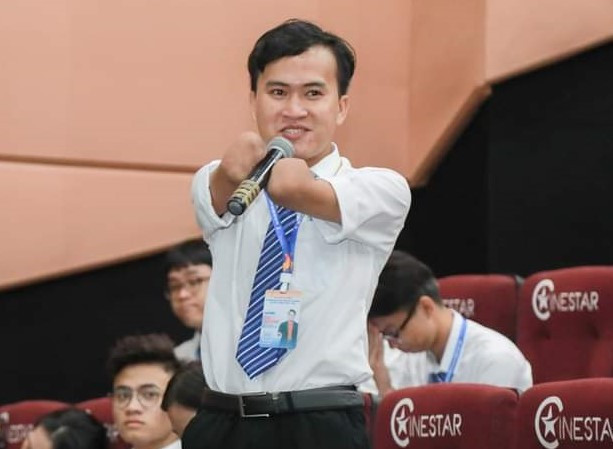 Diễn đàn “Sáng kiến sinh viên” tại Đại hội đại biểu Hội Sinh viên TP. HCM lần thứ VII, nhiệm kỳ 2023 – 2028, gồm 5 chủ đề: “Xây dựng Hội Sinh viên Việt Nam vững mạnh, thật sự là người bạn của sinh viên”; “Tình nguyện xây dựng và phát triển Thành phố”; “Nâng cao thể chất, đời sống và sức khỏe tinh thần cho sinh viên – Đừng xem là chuyện nhỏ”; “Vươn ra biển lớn – Tự tin hội nhập”; “Sinh viên với bản sắc văn hóa”. (Ảnh: TLTĐ) Diễn đàn “Sáng kiến sinh viên” tại Đại hội đại biểu Hội Sinh viên TP. HCM lần thứ VII, nhiệm kỳ 2023 – 2028, gồm 5 chủ đề: “Xây dựng Hội Sinh viên Việt Nam vững mạnh, thật sự là người bạn của sinh viên”; “Tình nguyện xây dựng và phát triển Thành phố”; “Nâng cao thể chất, đời sống và sức khỏe tinh thần cho sinh viên – Đừng xem là chuyện nhỏ”; “Vươn ra biển lớn – Tự tin hội nhập”; “Sinh viên với bản sắc văn hóa”. (Ảnh: TLTĐ)