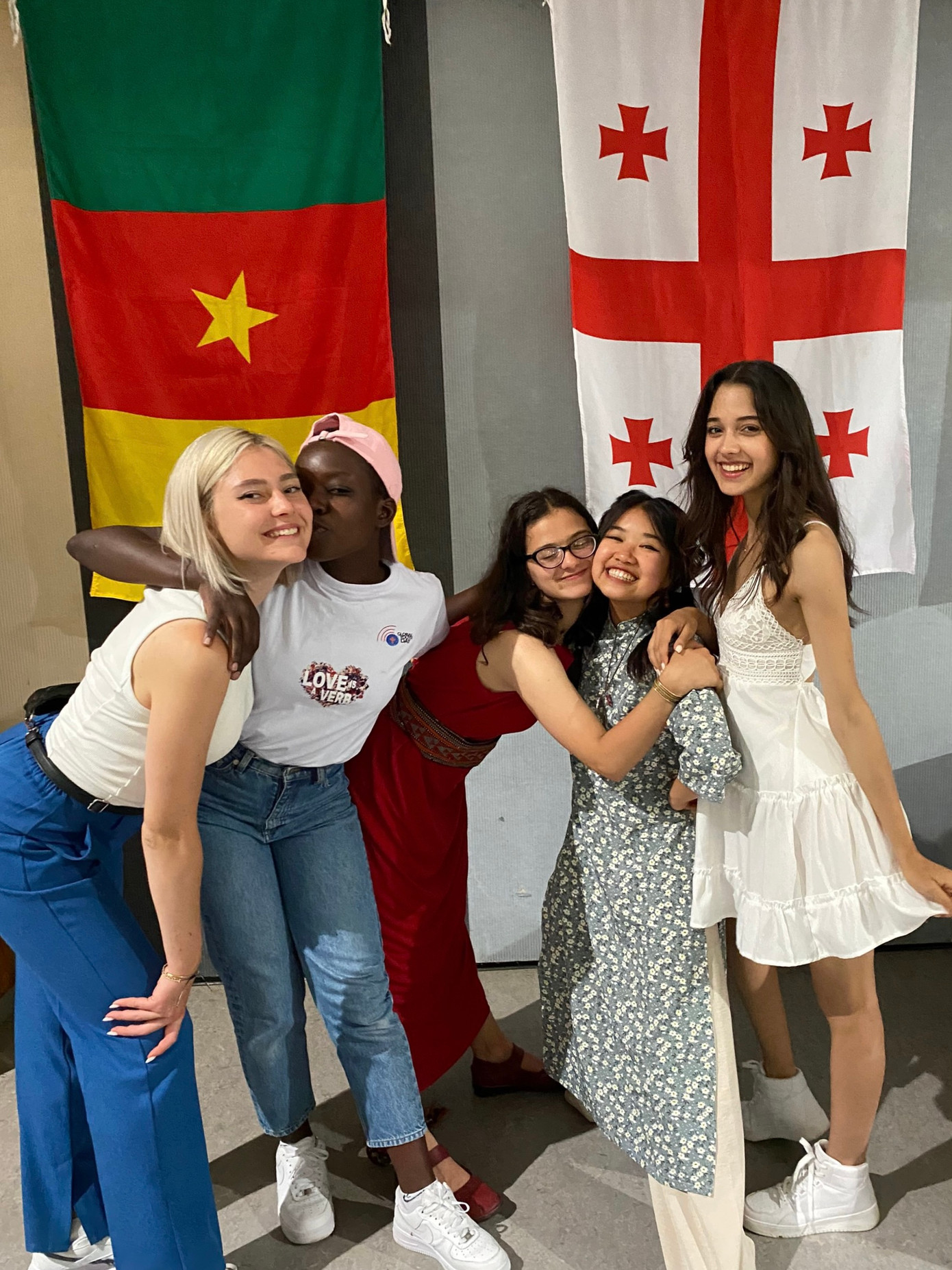 Chuyến đi này đã cho Tường Vy kết nối tình bạn xuyên biên giới.