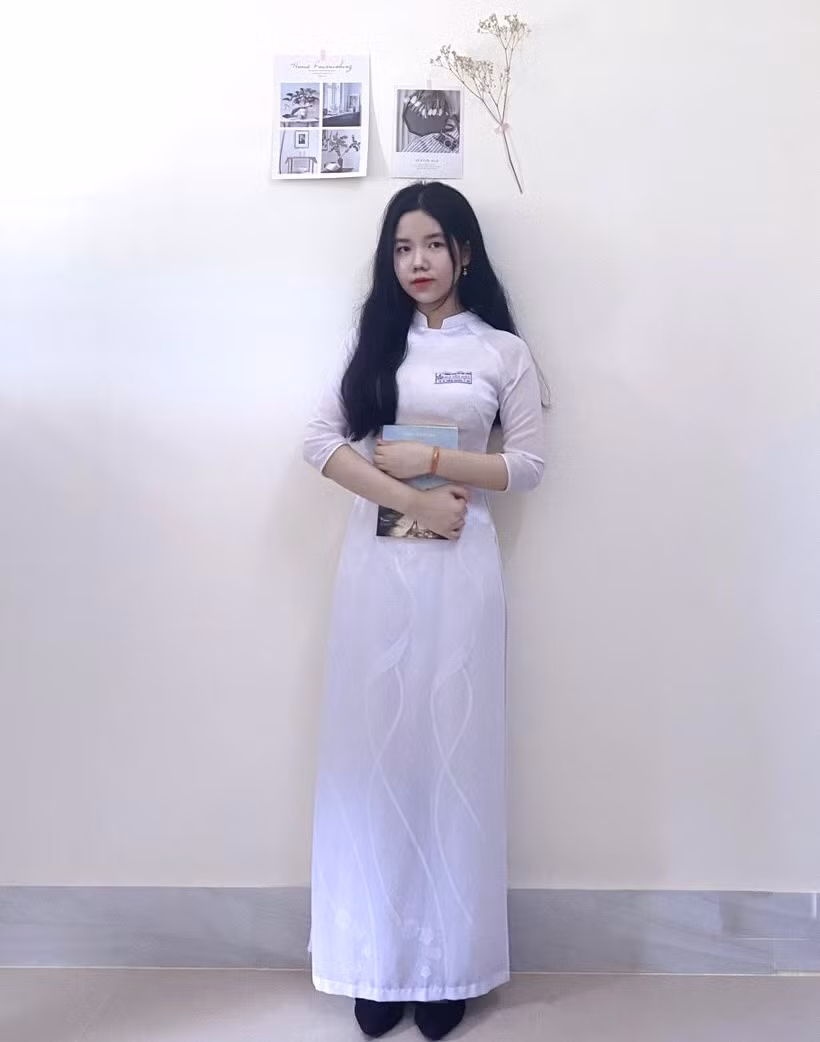 Diễm Thuận - Thủ khoa khối C00 tỉnh Bình Định năm 2022 (năm thứ nhất, trường ĐH KHXH&amp;NV, ĐHQG TP. HCM).