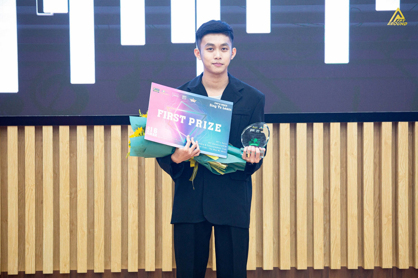 Ngọc Lợi nhận không ít giải thưởng về âm nhạc. Ngọc Lợi nhận không ít giải thưởng về âm nhạc.