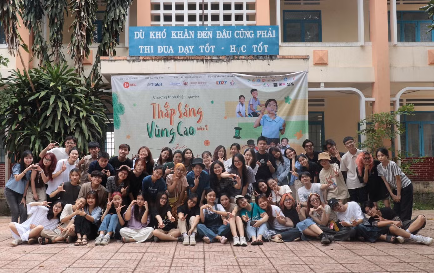 ‘Thắp sáng vùng cao’ và hành trình 10 năm lan tỏa yêu thương của sinh viên TP. HCM ảnh 1