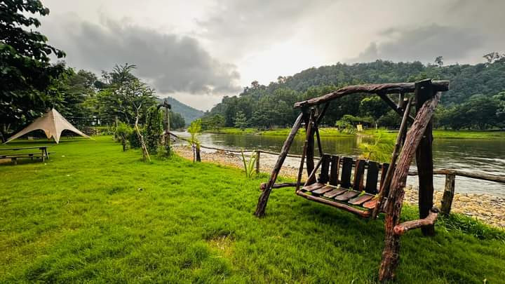 Ven suối La Ngâu được cải tạo và xây dựng để khách du lịch trải nghiệm cắm trại. (Ảnh: La Ngâu Rock Stream) Ven suối La Ngâu được cải tạo và xây dựng để khách du lịch trải nghiệm cắm trại. (Ảnh: La Ngâu Rock Stream)