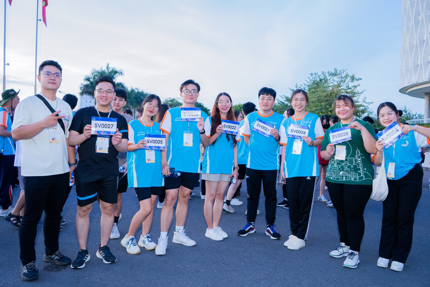 Các 'vận động viên' sinh viên háo hức tham gia chương trình. Các 'vận động viên' sinh viên háo hức tham gia chương trình.