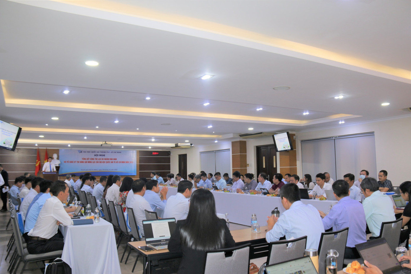 Các đại biểu về dự Hội nghị Tổng kết công tác lọc ảo nhóm phía Nam và tổ chức kỳ thi Đánh giá Năng lực. (Ảnh: ĐHQG TP. HCM)