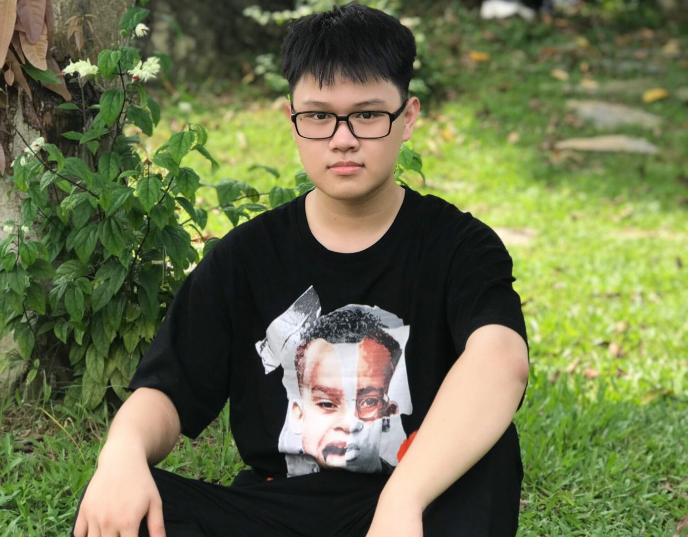 Trong tương lai, Tuấn mong muốn mình có thể tìm kiếm được một công việc năng động và sáng tạo. Trong tương lai, Tuấn mong muốn mình có thể tìm kiếm được một công việc năng động và sáng tạo.