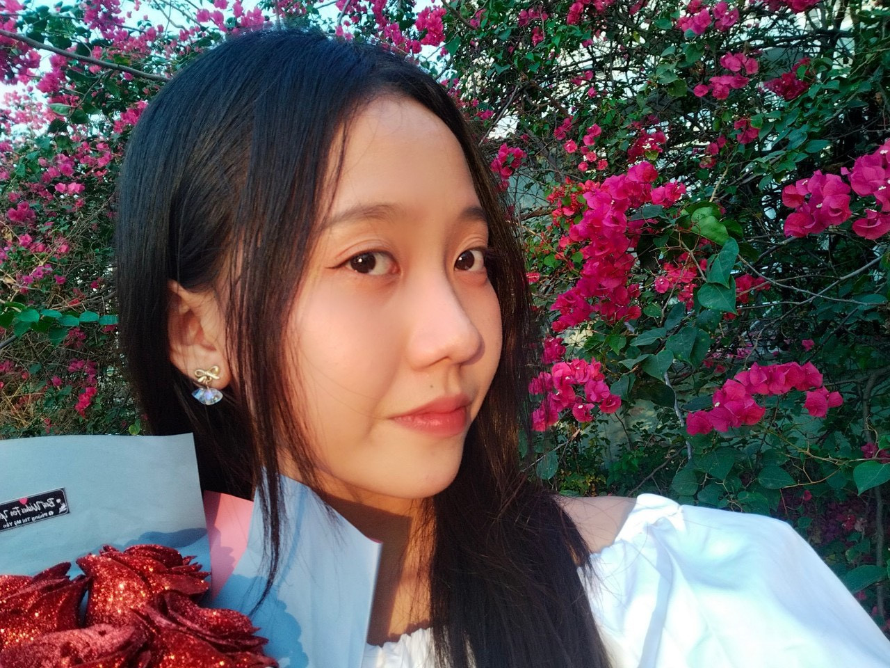 Ánh Ngân luôn nỗ lực hết mình trong học tập và tham gia các hoạt động Đoàn - Hội. Ánh Ngân luôn nỗ lực hết mình trong học tập và tham gia các hoạt động Đoàn - Hội.