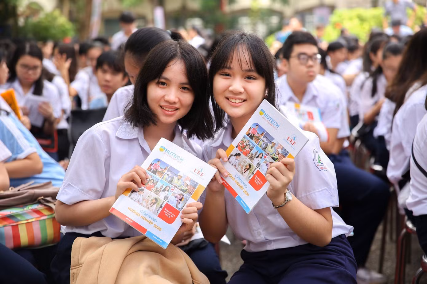 Thí sinh có thêm cơ hội khi các trường công bố nhận hồ sơ xét tuyển sớm. Thí sinh có thêm cơ hội khi các trường công bố nhận hồ sơ xét tuyển sớm.