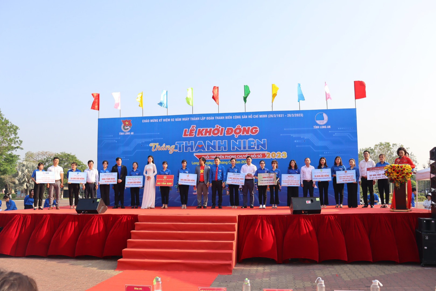 Tỉnh Đoàn Long An tiếp nhận ủng hộ từ các đơn vị đồng hành.