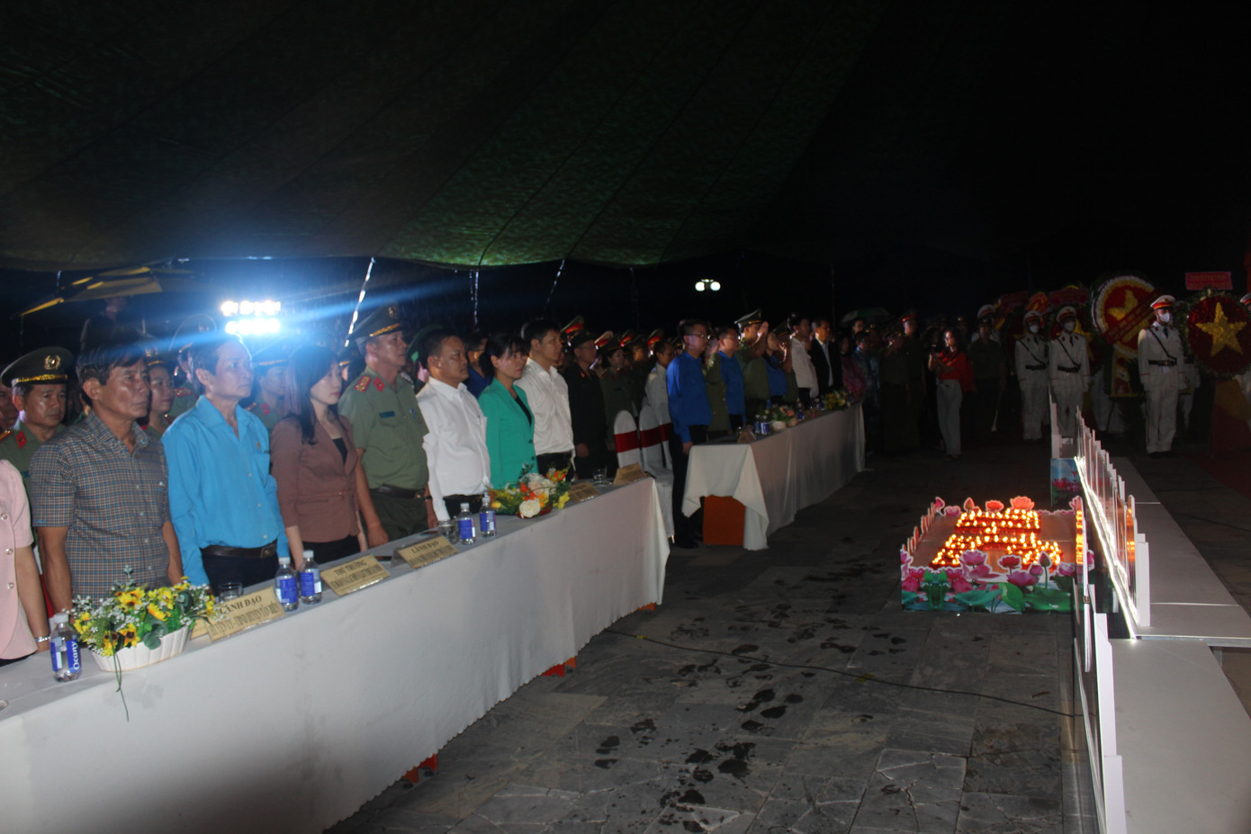 Các đại biểu tham dự chương trình.