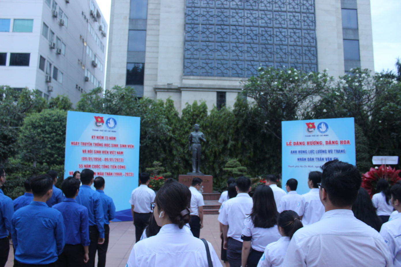 Theo chị Hà, qua thời gian khó, lớp lớp sinh viên - học sinh thành phố không ngừng năng động, sáng tạo, nỗ lực vượt mọi khó khăn. &quot;Các bạn trẻ vươn lên chiếm lĩnh đỉnh cao tri thức, xung kích tình nguyện vì sự phát triển cộng đồng, vì sự phát triển của thành phố và cả nước&quot;, chị Hà nói.