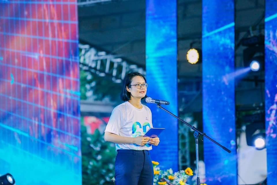 Chị Trần Thu Hà – Phó Bí thư Thành Đoàn TP. HCM, Chủ tịch Hội Sinh viên TP. HCM gửi gắm thông điệp tại chương trình hưởng ứng chiến dịch 'Giờ Trái đất' 2023. Chị Trần Thu Hà – Phó Bí thư Thành Đoàn TP. HCM, Chủ tịch Hội Sinh viên TP. HCM gửi gắm thông điệp tại chương trình hưởng ứng chiến dịch 'Giờ Trái đất' 2023.