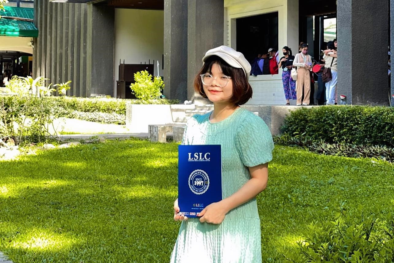 Vượt lên chính bản thân, Hoa trở thành nguồn cảm hứng cho nhiều bạn trẻ theo đuổi đam mê viết lách. (Ảnh: NVCC) Vượt lên chính bản thân, Hoa trở thành nguồn cảm hứng cho nhiều bạn trẻ theo đuổi đam mê viết lách. (Ảnh: NVCC)