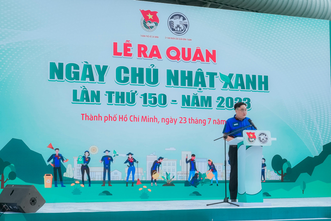 Anh Ngô Minh Hải - Phó Bí thư thường trực Thành Đoàn TPHCM phát biểu tại lễ ra quân tại quận Bình Thạnh.