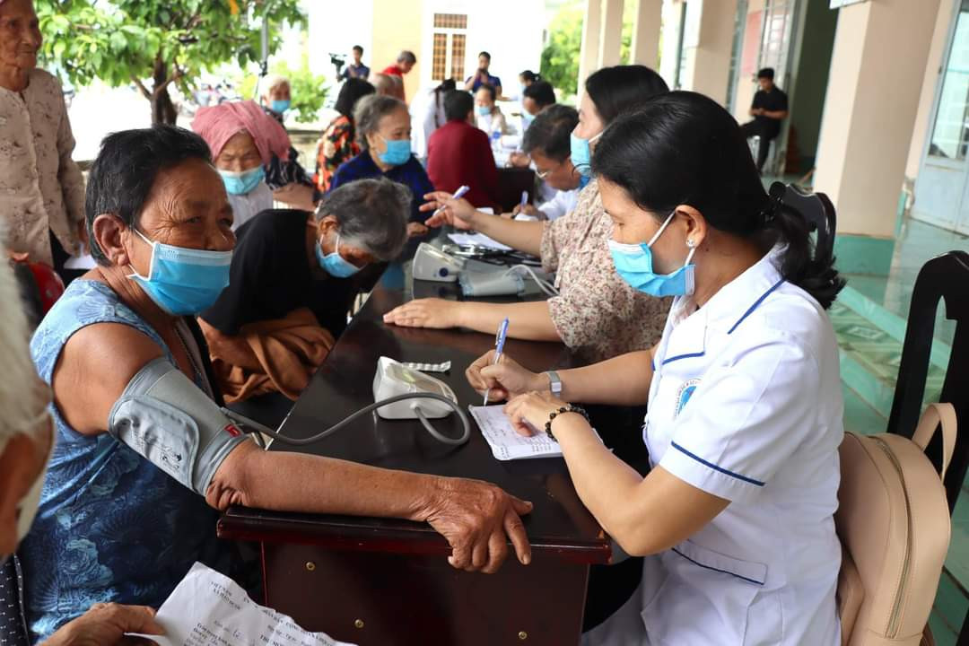 Hoạt động khám, chữa bệnh miễn phí cho người dân được triển khai sau lễ ra quân Chiến dịch Thanh niên tình nguyện Hè tại Tây Ninh. (Ảnh: Tỉnh Đoàn Tây Ninh) Hoạt động khám, chữa bệnh miễn phí cho người dân được triển khai sau lễ ra quân Chiến dịch Thanh niên tình nguyện Hè tại Tây Ninh. (Ảnh: Tỉnh Đoàn Tây Ninh)