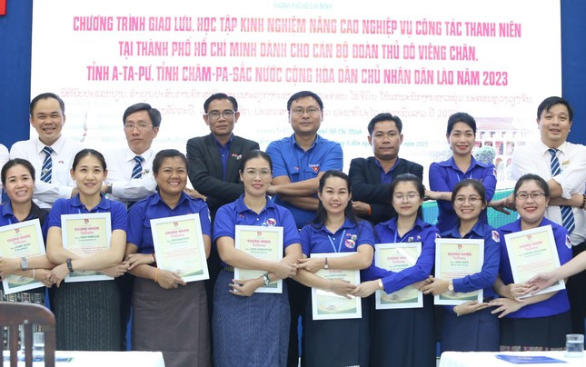 Chương trình gặp gỡ, trao đổi kinh nghiệm nâng cao nghiệp vụ công tác thanh niên dịp này càng gắn kết bền chặt mối quan hệ hữu nghị đặc biệt giữa tổ chức Đoàn Thanh niên TP. HCM và ba địa phương nước Cộng hòa Dân chủ Nhân dân Lào. (Ảnh: Ngô Tùng) Chương trình gặp gỡ, trao đổi kinh nghiệm nâng cao nghiệp vụ công tác thanh niên dịp này càng gắn kết bền chặt mối quan hệ hữu nghị đặc biệt giữa tổ chức Đoàn Thanh niên TP. HCM và ba địa phương nước Cộng hòa Dân chủ Nhân dân Lào. (Ảnh: Ngô Tùng)