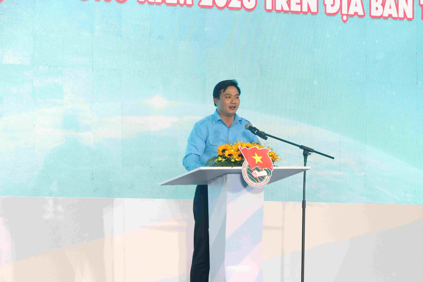 Anh Doãn Trường Quang chia sẻ về các hoạt động tình nguyện thanh niên thành phố trong năm 2023. (Ảnh: Lan Huỳnh) Anh Doãn Trường Quang chia sẻ về các hoạt động tình nguyện thanh niên thành phố trong năm 2023. (Ảnh: Lan Huỳnh)