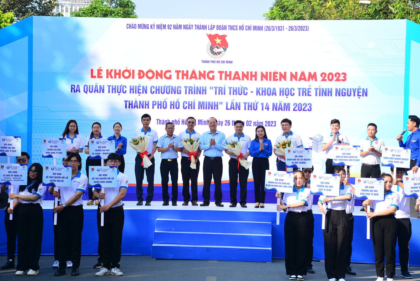 30 đội hình trí thức trẻ tình nguyện và Chương trình Trí thức khoa học trẻ tình nguyện đã ra mắt tại chương trình. 30 đội hình trí thức trẻ tình nguyện và Chương trình Trí thức khoa học trẻ tình nguyện đã ra mắt tại chương trình.
