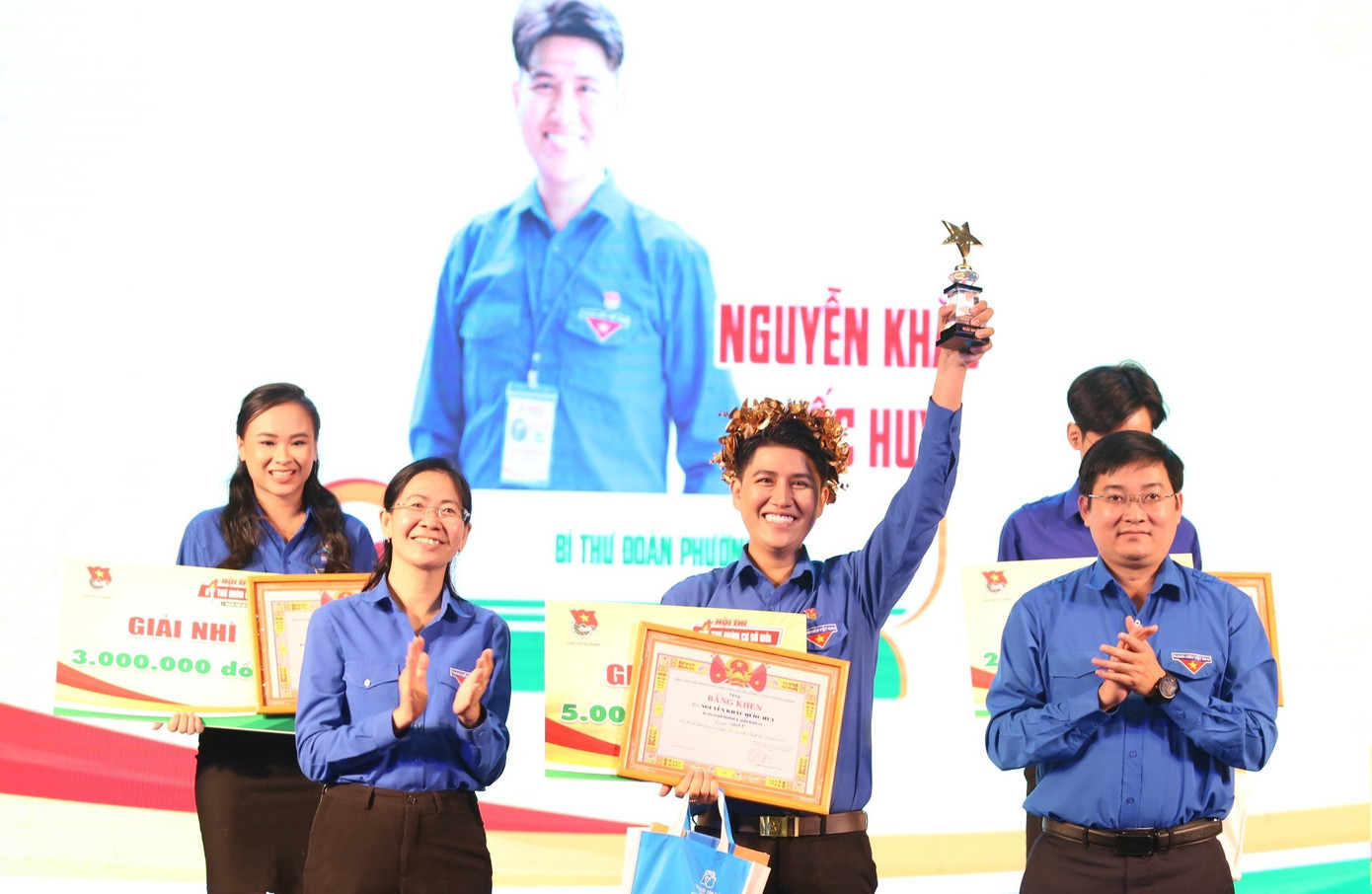 Giải Nhất Hội thi được thuộc về anh Nguyễn Khắc Quốc Huy (Bí thư Đoàn phường 8, Quận Đoàn 10).