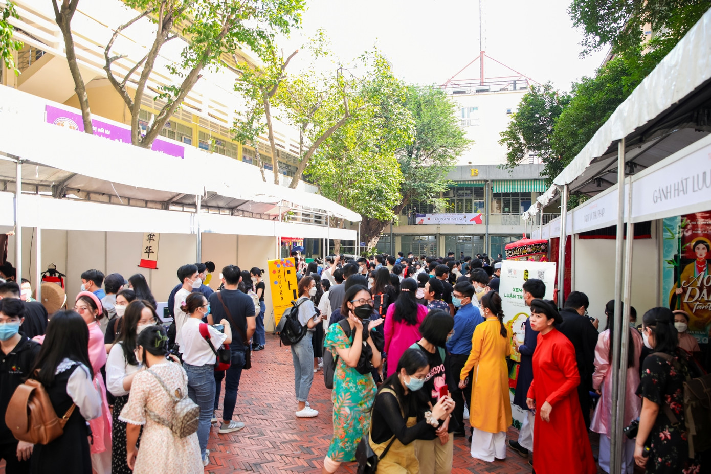 Tại mùa 2, chương trình thu hút rất đông các bạn trẻ tại Sài Gòn tham dự.