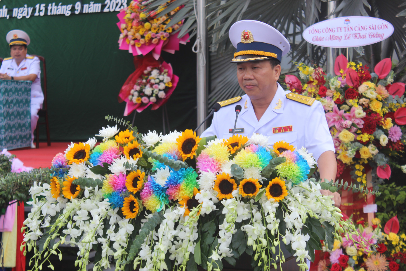 Đại tá, PGS. TS Ngô Thành Công, Hiệu trưởng trường CĐ Kỹ thuật Hải quân phát biểu tại Lễ khai giảng. Đại tá, PGS. TS Ngô Thành Công, Hiệu trưởng trường CĐ Kỹ thuật Hải quân phát biểu tại Lễ khai giảng.