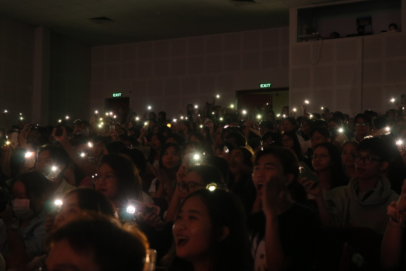 Các bạn sinh viên TP. HCM trải nghiệm không gian âm nhạc chữa lành.