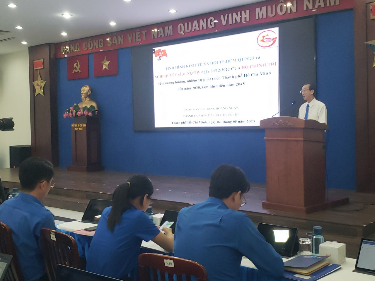 PGS, TS Trần Hoàng Ngân chia sẻ tại chương trình.