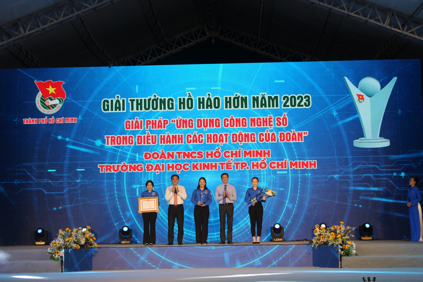 Ứng dụng các nền tảng công nghệ vào công tác vận hành, quản lý các hoạt động Đoàn - Hội (gọi tắt Văn phòng điện tử UEH Youth E-Office) nhận Giải thưởng Hồ Hảo Hớn năm 2023 do Thành Đoàn TP. HCM vinh danh.