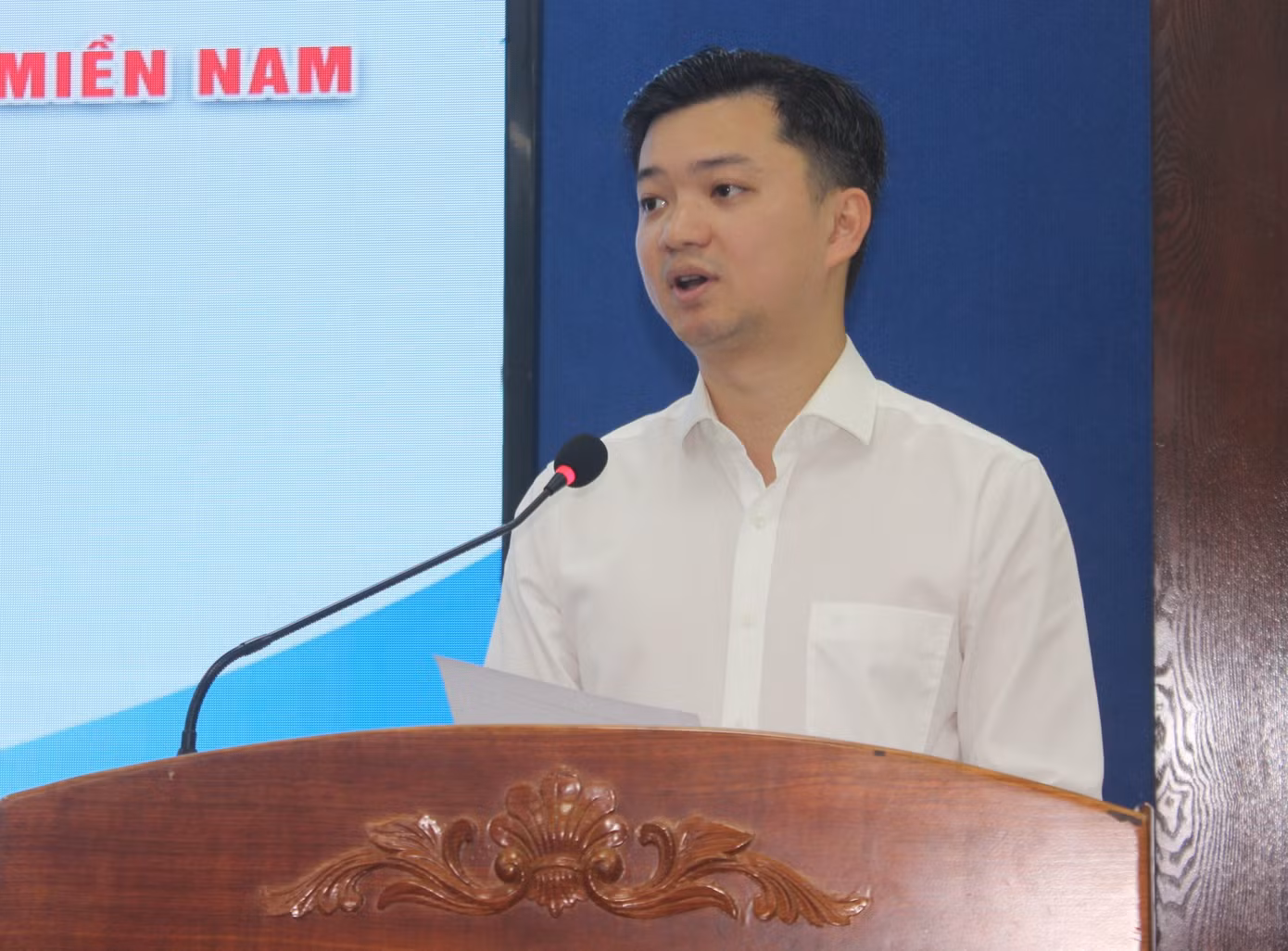 Anh Nguyễn Minh Triết – Bí thư T.Ư Đoàn, Chủ tịch Hội Sinh viên Việt Nam phát biểu tại hội nghị.