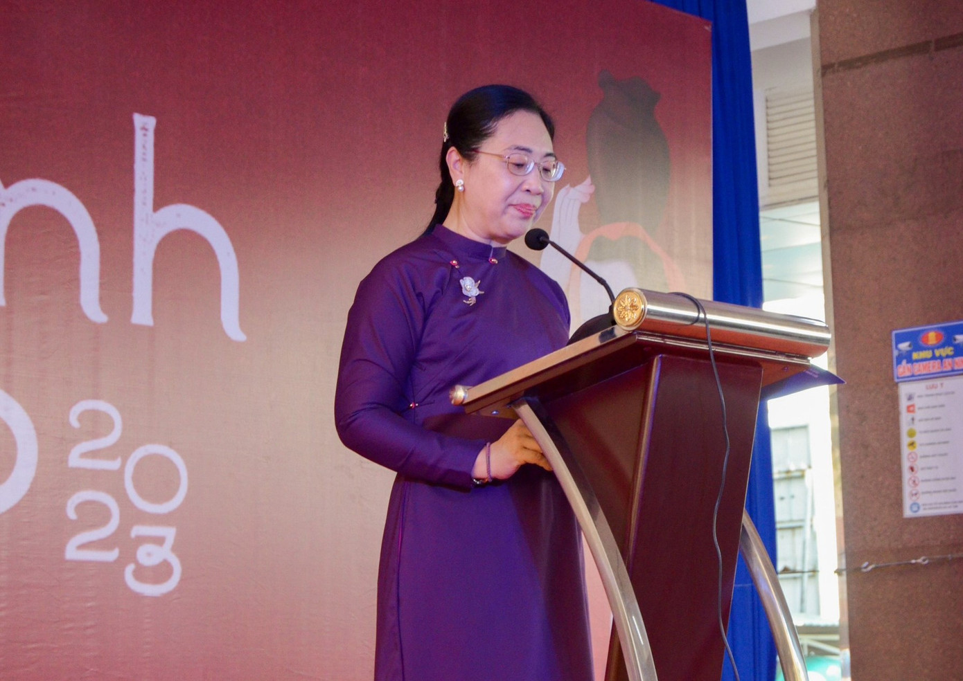 Bạn trẻ thích thú tìm hiểu Việt phục trong Ngày hội ‘Tóc xanh Vạt áo' ảnh 1 Bạn trẻ thích thú tìm hiểu Việt phục trong Ngày hội ‘Tóc xanh Vạt áo' ảnh 1