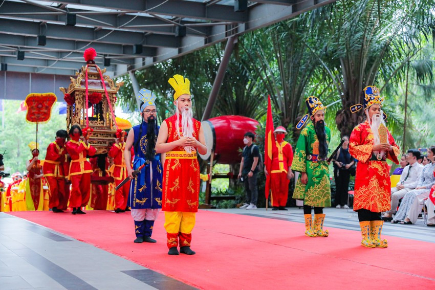 Nghi lễ Giỗ tổ được diễn ra trang trọng. Nghi lễ Giỗ tổ được diễn ra trang trọng.