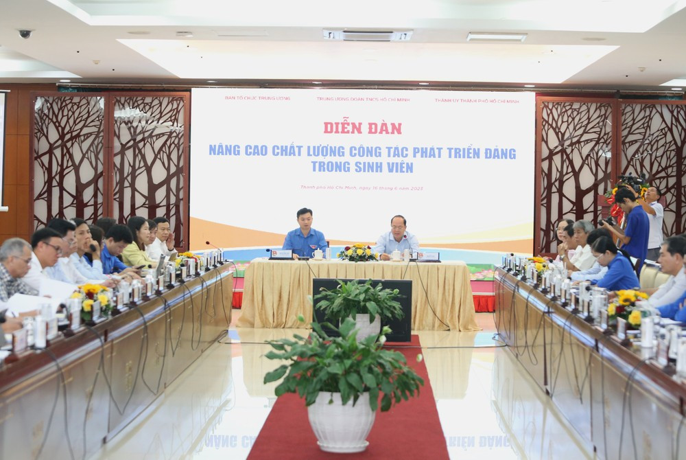 Quang cảnh Diễn đàn. (Ảnh: Ngô Tùng) Quang cảnh Diễn đàn. (Ảnh: Ngô Tùng)
