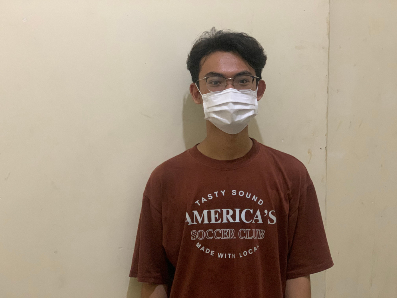 Nguyễn Đình Trí chia sẻ về nỗi lo tăng học phí tại trường mình đang học. Nguyễn Đình Trí chia sẻ về nỗi lo tăng học phí tại trường mình đang học.