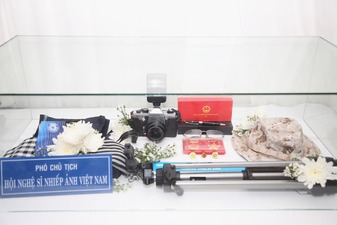 Những kỷ vật gắn bó với cuộc đời NSNA Hoàng Thạch Vân.