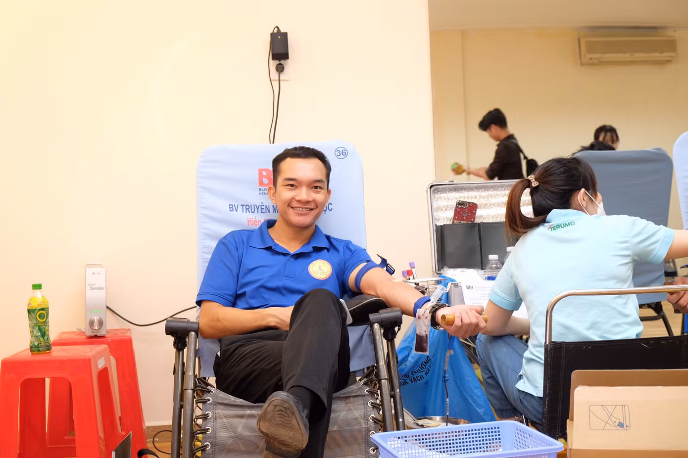 Anh Trần Vỉnh Xuyên tham gia hiến máu trong Ngày hội 'Chủ nhật Đỏ'. (Ảnh: NVCC) Anh Trần Vỉnh Xuyên tham gia hiến máu trong Ngày hội 'Chủ nhật Đỏ'. (Ảnh: NVCC)
