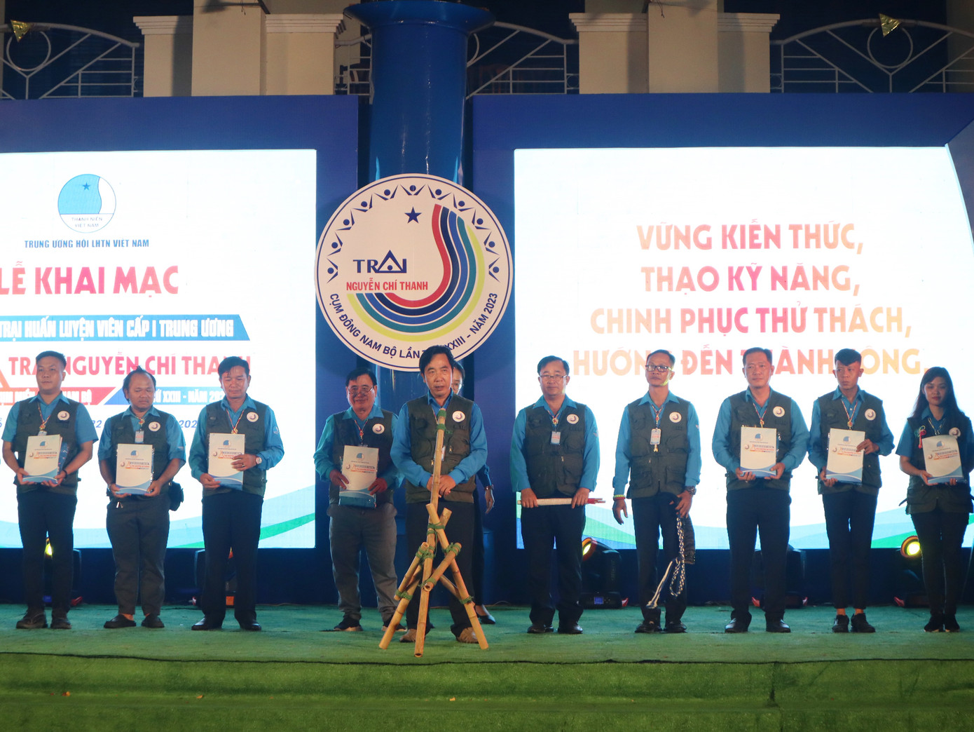 Anh Trần Thanh Bình - Phó Trưởng Ban Giám khảo phát biểu, nhận nhiệm vụ. Anh Trần Thanh Bình - Phó Trưởng Ban Giám khảo phát biểu, nhận nhiệm vụ.