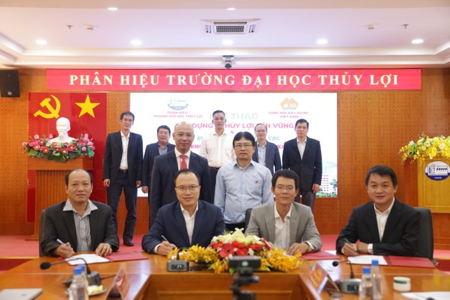 Các đơn vị ký kết hợp tác trong tại hội thảo. Các đơn vị ký kết hợp tác trong tại hội thảo.