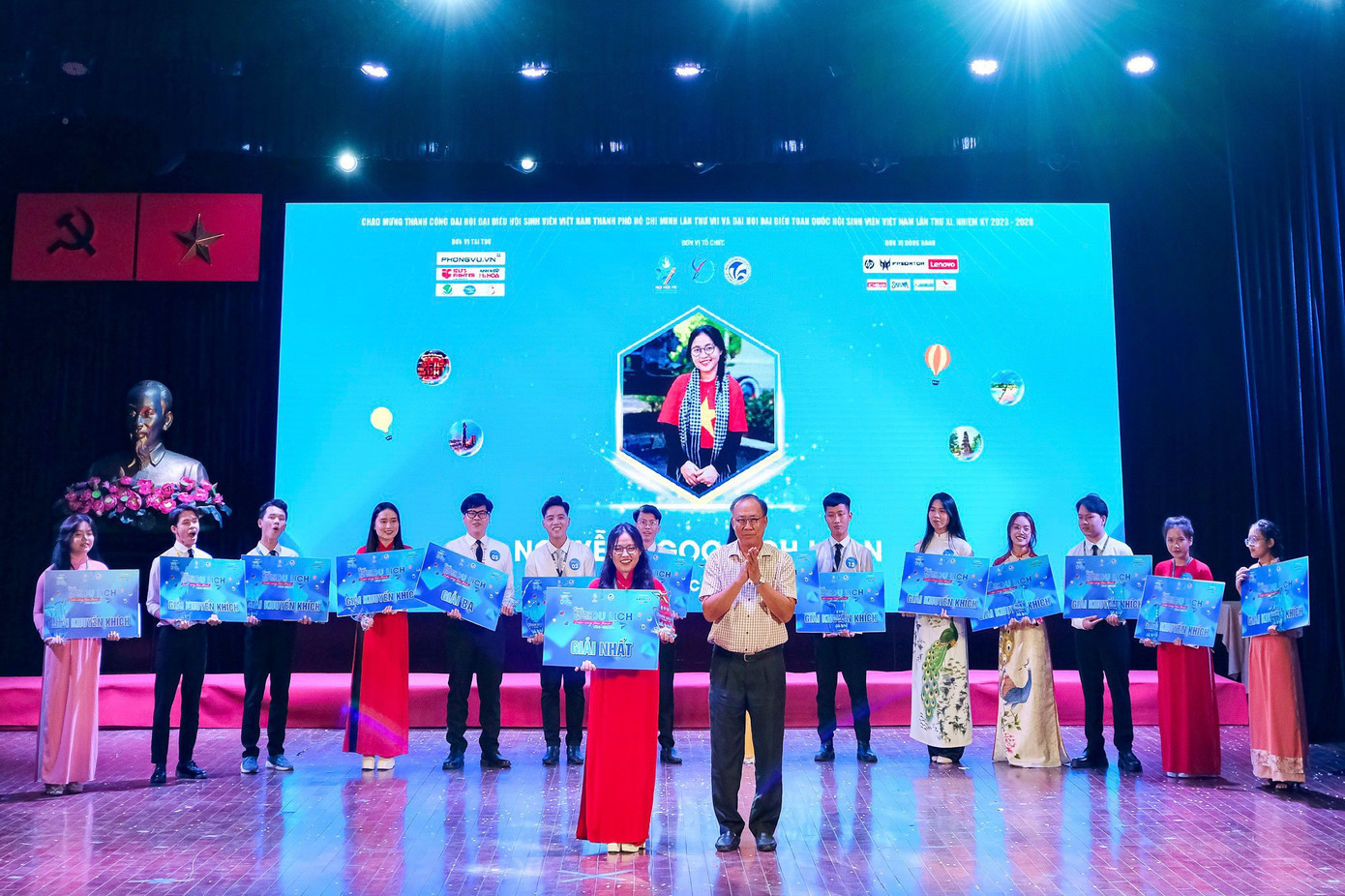 Nguyễn Ngọc Bích Loan đạt giải Quán quân cuộc thi “Hướng dẫn viên du lịch triển vọng toàn Thành năm 2023”. (Ảnh: NVCC) Nguyễn Ngọc Bích Loan đạt giải Quán quân cuộc thi “Hướng dẫn viên du lịch triển vọng toàn Thành năm 2023”. (Ảnh: NVCC)