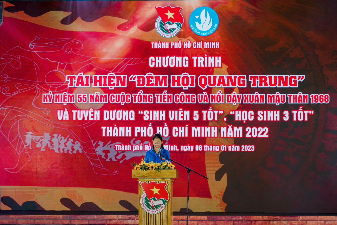 Chị Phan Thị Thanh Phương, Bí thư Thành Đoàn TP. HCM phát biểu tại Đêm hội.