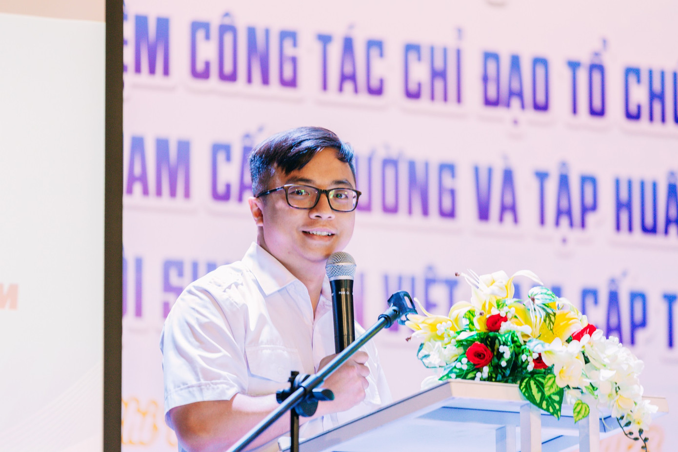 Phó Chủ tịch thường trực Hội Sinh viên TP. HCM Nguyễn Đức Nguyên chia sẻ tại Hội nghị. Phó Chủ tịch thường trực Hội Sinh viên TP. HCM Nguyễn Đức Nguyên chia sẻ tại Hội nghị.